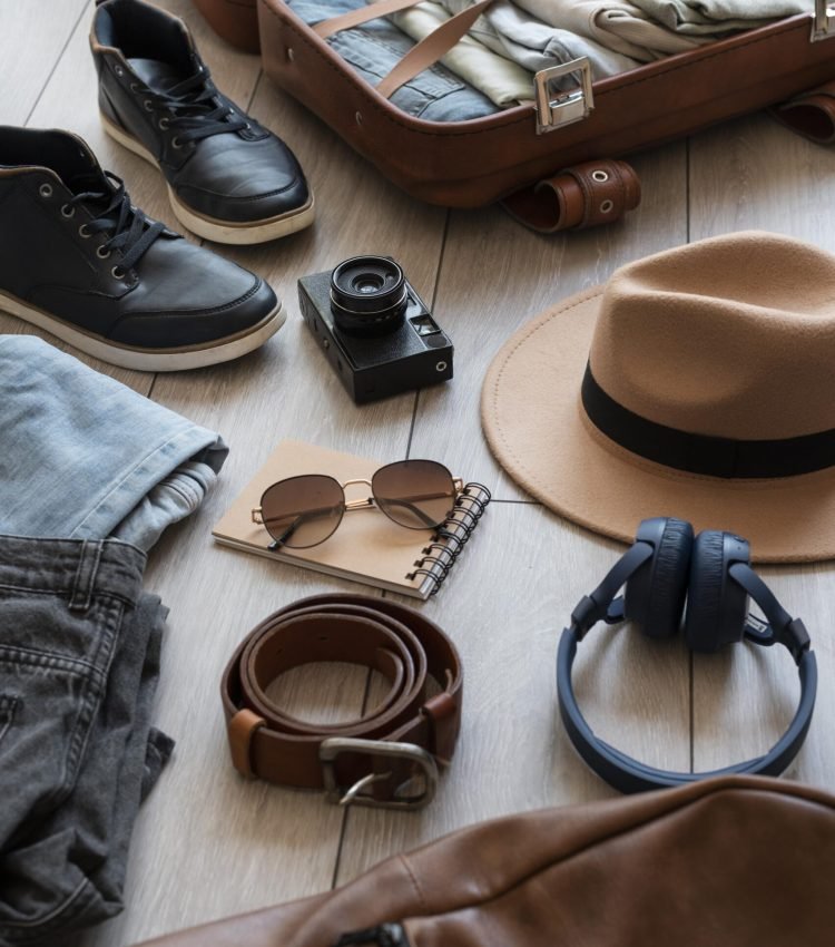 arrangement-clothes-accessories-suitcase